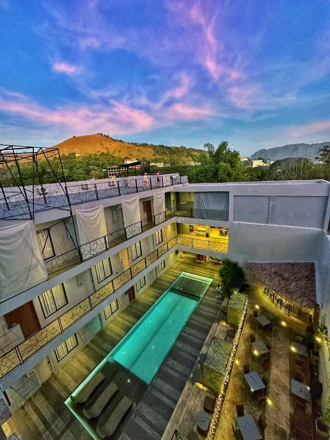 Zenvea 3* Coron