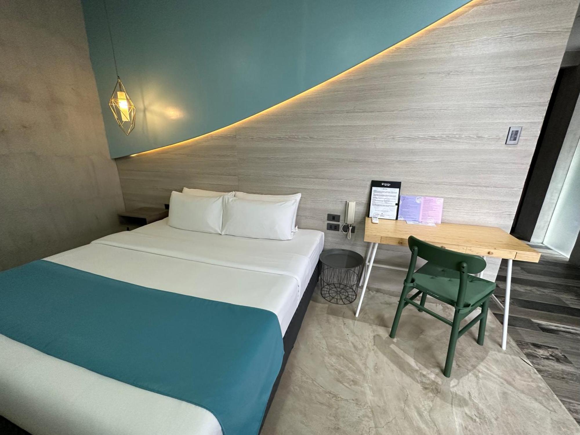 Hotel Zenvea 3*